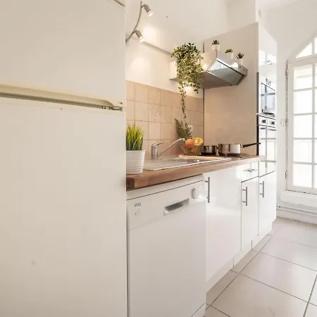 Pavillon Des Roches-2 Apartment