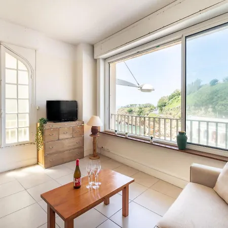 Pavillon Des Roches-2 Apartment *